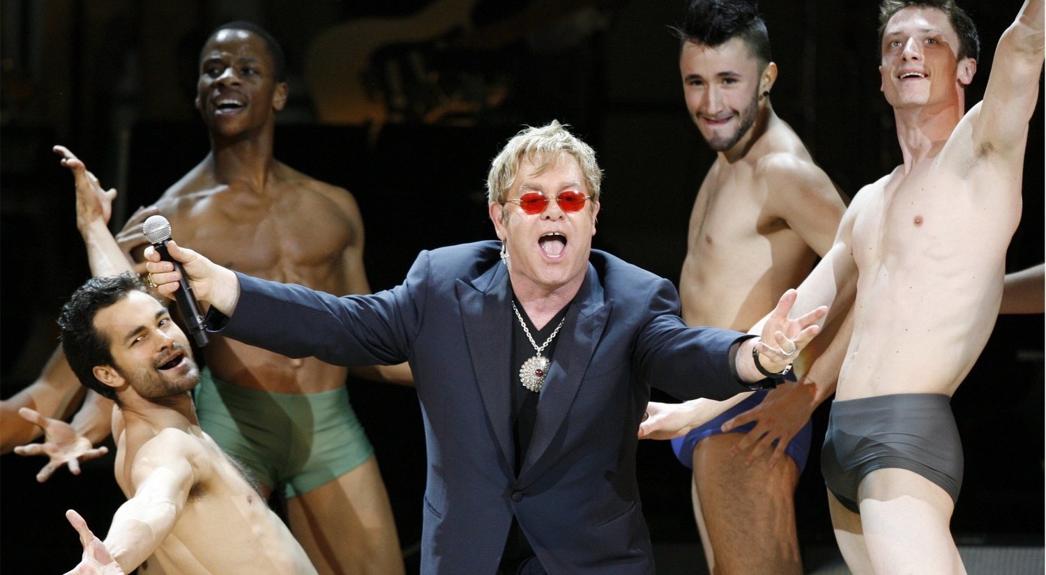 Elton John: 7 curiosidades que tal vez no conocías sobre él