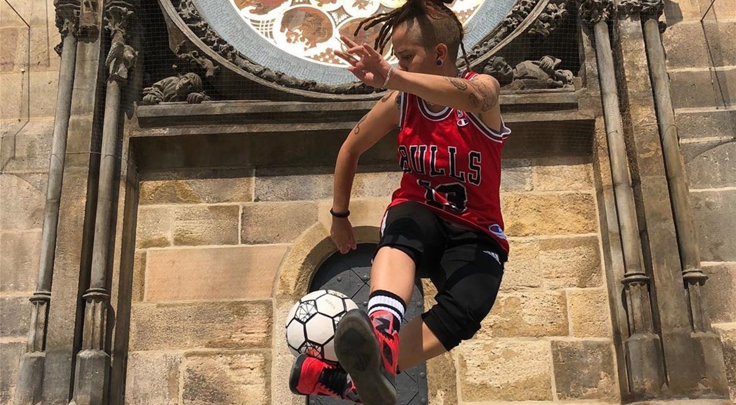 Paloma Pujol, campeona de footbag y fútbol freestyle: "Cada vez hay más chicas freestylers"