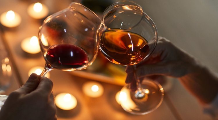 El poder sexual del vino, un secreto para mejorar tus relaciones