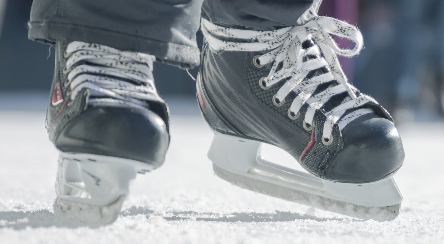 Patinaje sobre hielo y sobre ruedas: diferencias entre ambos