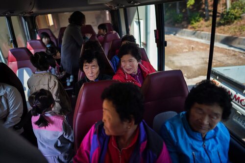 En Corea del Sur algunos colegios han empezado a matricular personas mayores analfabetas para poder seguir abiertas
