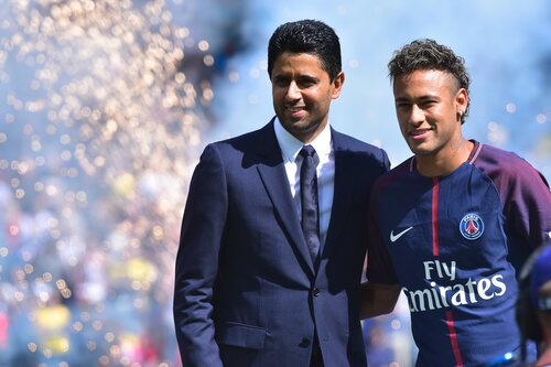 El récord sigue siendo el fichaje de Neymar por el PSG por 222 millones de euros