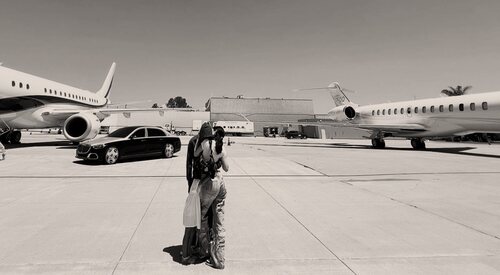 La polémica foto de Kylie Jenner y Travis Scott con sus respectivos aviones privados