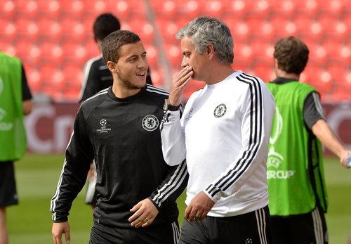 Mourinho entabló buena relación Hazard. El crack belga ha llegado a reconocer que estaría dispuesto a volver a trabajar bajo las órdenes del luso.
