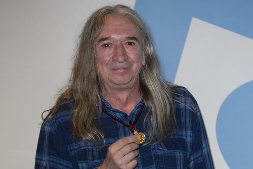 Rosendo, con la Medalla de Oro de Madrid.