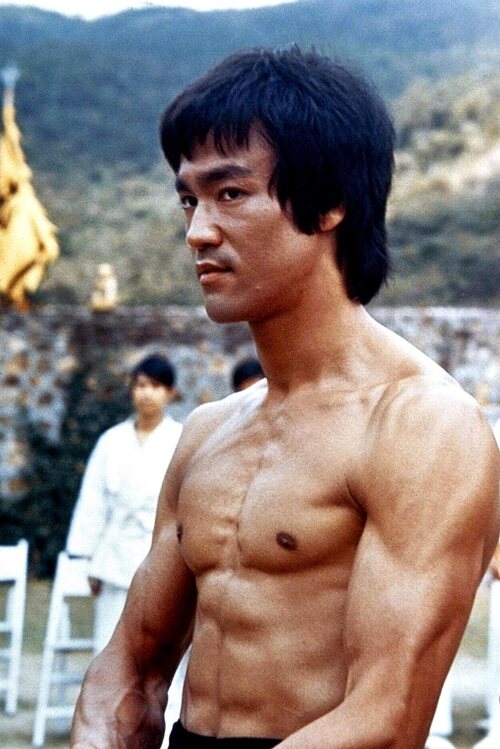 Bruce Lee en el set de 'Operación Dragón' en 1973