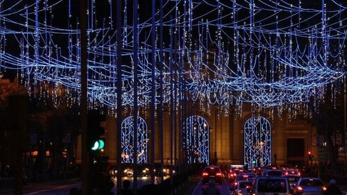 La iluminación navideña en la Calle Alcalá, Madrid.
