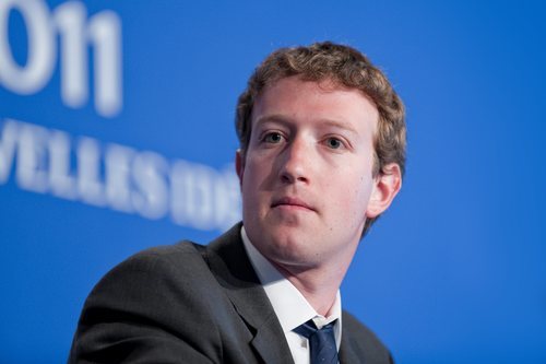Zuckerberg se frota las manos con hashtag como #10YearsChallenge