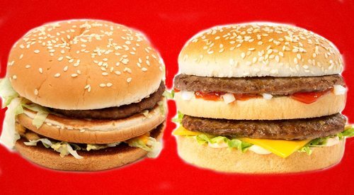A la izquierda, un Big Mac clásico. A la derecha, un Mighty Mac.