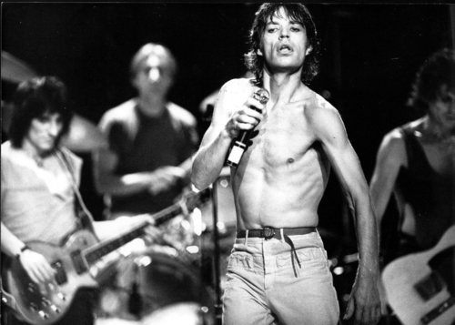 Mick Jagger durante un concierto en el año 1970