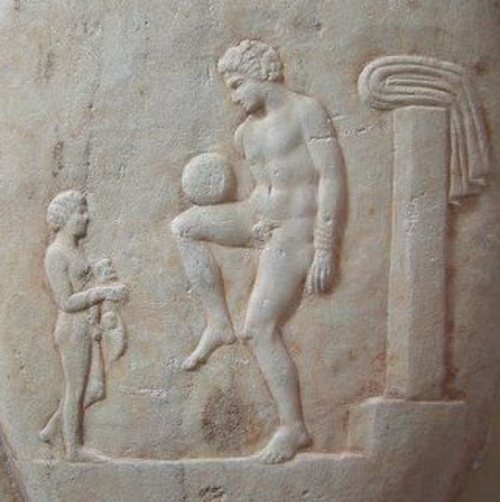 El 'Episkyros', creado en la Antigua Grecia, es considerado por la FIFA como una disciplina precursora del fútbol.
