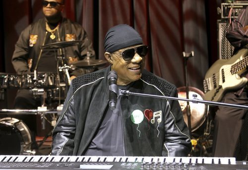Si Stevie Wonder pudiera ver la expresión en la que se convirtió su nombre en los 90...