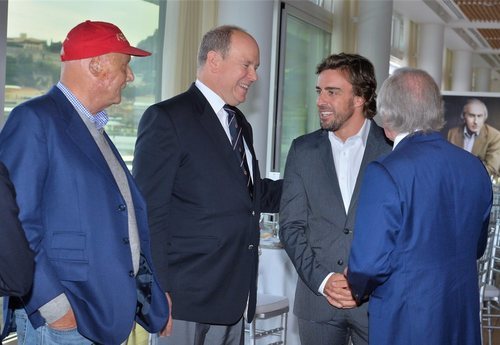 Niki Lauda junto al príncipe Alberto de Mónaco y a Fernando Alonso