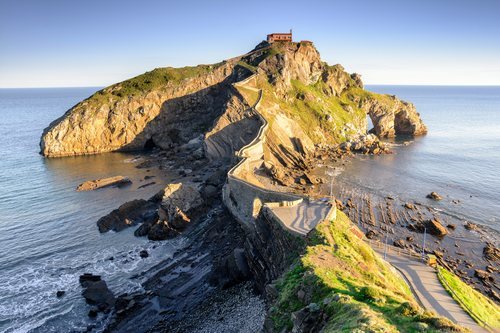 San Juan de Gaztelugatxe fue el lugar elegido para recrear la fortaleza de Rocadragón, hogar de la Casa Targaryen.