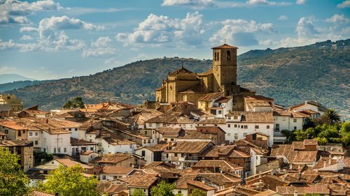 La ciudad de Cáceres, Patrimonio de la Humanidad, dio vida a las calles de Desembarco del Rey.