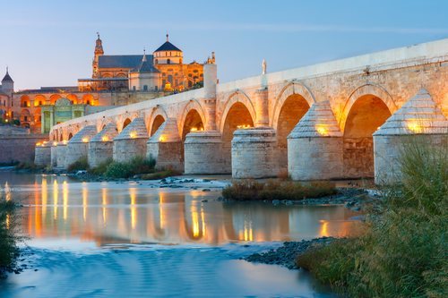 El puente romano de Córdoba recreó el Puente Largo de Volantis, por el que cruzan Tyrion y Varys en busca de Daenerys Targaryen.