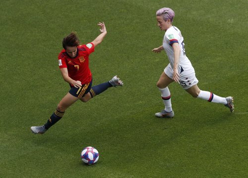 España dio la cara ante Estados Unidos, en un partido que seguro aumentó el número de adeptos al fútbol femenino.