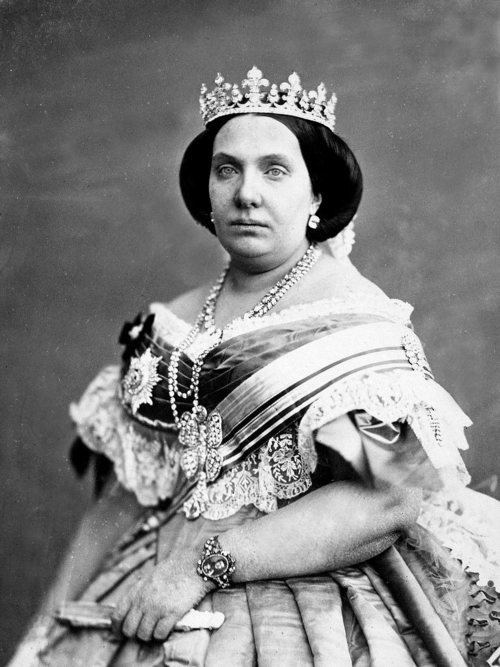 Isabel II, conocida por muchos como la 'reina ninfómana' en una de las pocas fotografías suyas.
