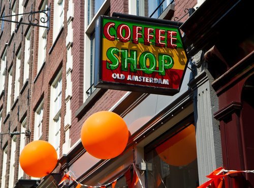 Los coffee shops forman parte de la cultura de Ámsterdam.
