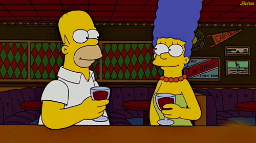 Qué felices son Homer y Marge cuando toman algo juntos.