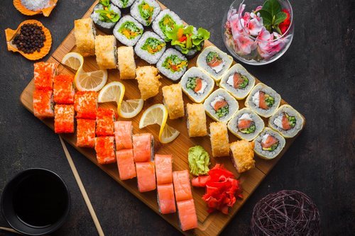 El sushi es uno de los platos japoneses más consumidos y con muchas variedades.