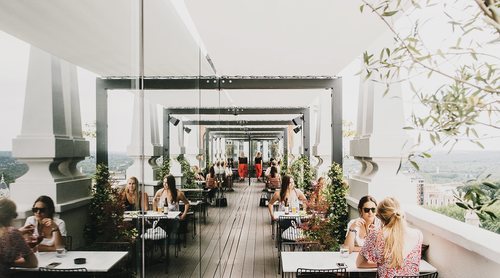 Nice To Meet You Restaurant & Lounge, la terraza del Dear Hotel