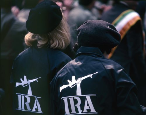 Imagen de dos simpatizantes del IRA.