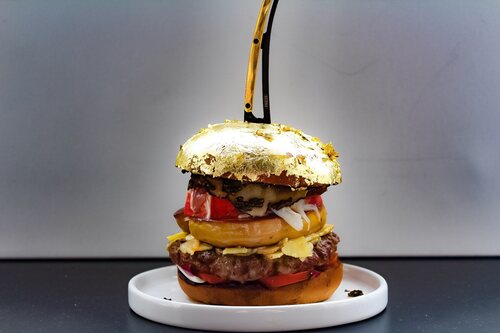 La hamburguesa más cara del mundo, obra del chef Diego Buik.