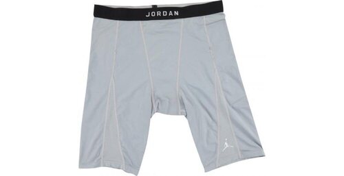 Los calzoncillos de Michael Jordan se han vendido por 3.340,80 dólares