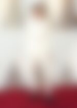 Timothée Chalamet con un look total white, imagen de sustitución