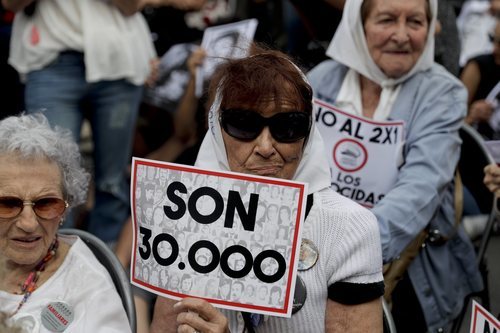 Protesta por las víctimas de la dictadura argentina.