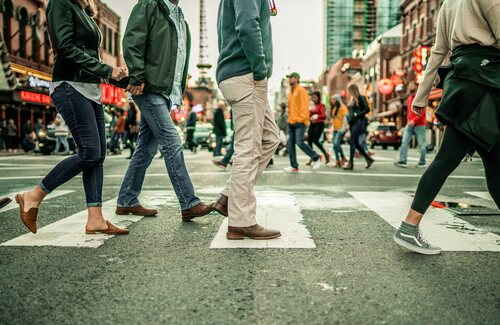 La seguridad de los peatones queda muchas veces en el olvido, y es un peligro para la seguridad en una ciudad.